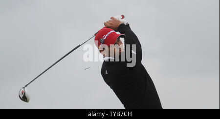 L'Espagne Sergio Garcia tees off sur le 6ème trou sur le premier jour de la 140e championnat ouvert au club de golf Royal St Georges à Sandwich, l'Angleterre le jeudi 14 juillet, 2011. UPI/Hugo Philpott Banque D'Images