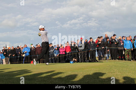 American Lucas Glover tees off au 17ème trou sur le troisième jour de la 140e championnat ouvert au club de golf Royal St Georges à Sandwich,Angleterre le samedi 16 juillet, 2011. UPI/Hugo Philpott Banque D'Images