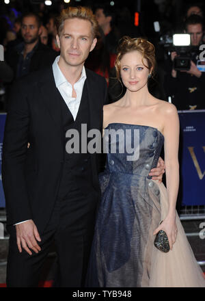 L'actrice britannique Andrea Riseborough et acteur James D'Arcy assister à la première de "W.E" au BFI London Film Festival à l'Empire, de Leicester Square à Londres le 23 octobre 2011. Rune Hellestad/UPI Banque D'Images
