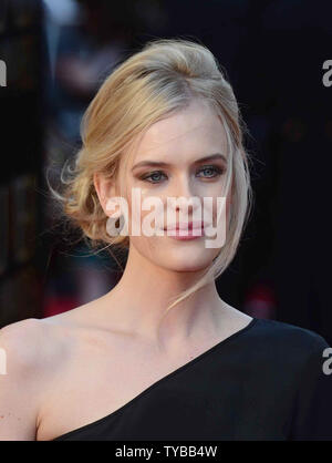 Mannequin Taylor Bagley assiste à "l'Olivier Awards 2012" au Royal Opera House de Londres, le 15 avril 2012. UPI/Paul Treadway Banque D'Images