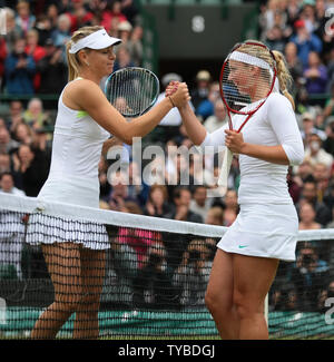 L'Allemagne Sabine Lisicki célèbre sa victoire sur la Russie, Maria Sharapova, le septième jour de la 2012 de Wimbledon à Londres, le 2 juillet 2012. UPI/Hugo Philpott Banque D'Images