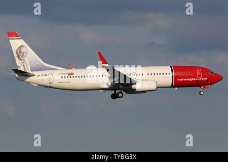 Stockholm, Suède - 24. Juin 2013 : Norwegian Air Shuttle Boeing 737-800 à l'aéroport de Stockholm Arlanda (ARN) en Suède. Dans le monde d'utilisation | Banque D'Images