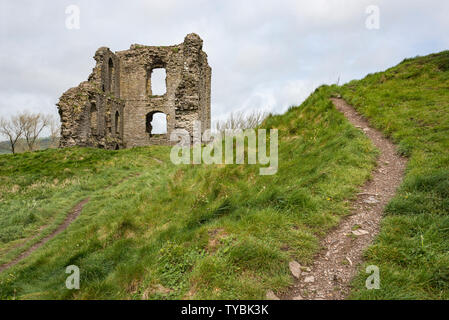 Ruines du château d'Oisans dans les collines du Shropshire, Angleterre. Un château du 11ème siècle 13ème siècle plus tard à conserver. Banque D'Images