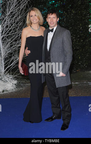 Le chanteur anglais James Blunt assiste à l'hiver Gala de Centerpoint blancs au palais de Kensington à Londres le 26 novembre 2013. UPI/Paul Treadway Banque D'Images