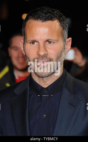 Footballeur gallois Ryan Giggs assiste à la première mondiale de 'La classe de 92' à l'odéon West End à Londres le 1 décembre 2013. UPI/Paul Treadway Banque D'Images