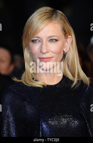 L'actrice australienne Cate Blanchett assiste à un examen préalable pour les 'Carol' lors de la 59e BFI London Film Festival à l'Odeon Leicester Square à Londres le 14 octobre 2015. Photo par Paul Treadway/ UPI Banque D'Images