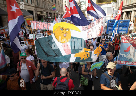 Les manifestants de mars Portland Place à Trafalgar Square dans une protestation contre le président américain, Donald Trump's UK visiter le 13 juillet 2018 à Londres, en Angleterre. Photo par Joel Goodman/UPI Banque D'Images