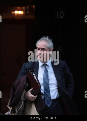 Procureur général Geoffrey Cox quitte une réunion du Cabinet avant d'aller à la Chambre du Parlement où les députés vont voter d'étendre l'article 50 au-delà de l'échéance du 29 mars, le 14 mars 2019. Après le vote l'Union européenne devra décider de la prolongation du Brexit traiter. Photo par Hugo Philpott/UPI Banque D'Images