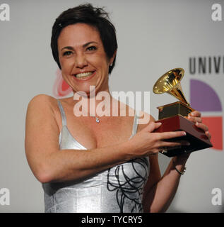 Claudia Brant apparaît avec la chanson backstage de l'année elle a obtenu lors de la dixième conférence annuelle Latin Grammy Awards à Las Vegas, Nevada le 5 novembre 2009. UPI/Jim Ruymen Banque D'Images