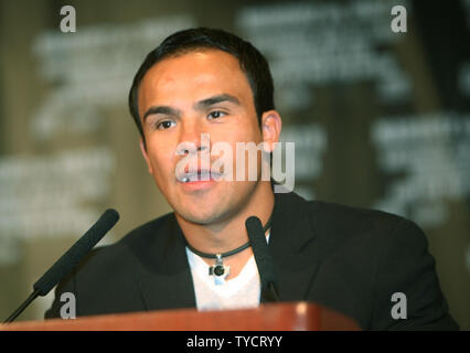 Après l'un des plus grands combats de 2009, Juan Manuel Marquez (illustré) et Juan Diaz sont prêts à le faire à nouveau et le samedi 1 mai 2010 annoncer officiellement Marquez vs Diaz II Championnat du monde léger unifiée pour Marquez' Ring Magazine, WBA et WBO titres léger. Ce passionnant jeu de match est de nouveau pour le samedi 31 juillet, au Mandalay Bay Events Center à Las Vegas. UPI/Roger Williams... Banque D'Images