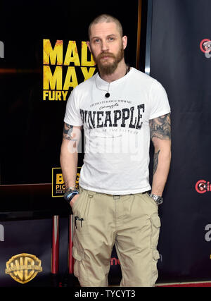 Acteur Tom Hardy assiste à la Warner Bros Pictures, la grande image, une présentation exclusive au Caesars Palace pendant CinemaCon, le site officiel de la convention de l'Association nationale des propriétaires de cinémas, à Las Vegas, Nevada le 21 avril 2015. UPI/David Becker Banque D'Images