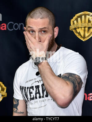 Acteur Tom Hardy assiste à la Warner Bros Pictures, la grande image, une présentation exclusive au Caesars Palace pendant CinemaCon, le site officiel de la convention de l'Association nationale des propriétaires de cinémas, à Las Vegas, Nevada le 21 avril 2015. UPI/David Becker Banque D'Images