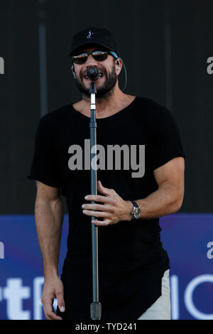 La chanteuse de country Sam Hunt effectue au Village de jour iHeartRadio Concerts à Las Vegas, Nevada le 24 septembre 2016. Photo de James Atoa/UPI Banque D'Images