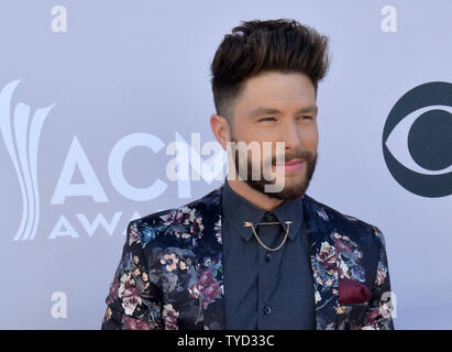 L'enregistrement de l'artiste Chris Lane assiste à la 52e académie annuelle des Country Music Awards qui a eu lieu à T-Mobile Arena de Las Vegas, Nevada le 2 avril 2017. Le spectacle sera diffusé en direct sur CBS. Photo par Jim Ruymen/UPI Banque D'Images