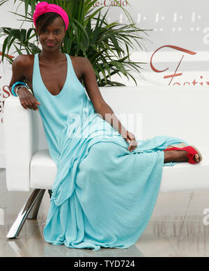 L'actrice Fatou N'Diaye de la série télévisée française Tropiques Tropiques Amers (Amersa)' arrive à être pris en photo lors de la 47e Festival de Télévision de Monte-Carlo à Monte Carlo, Monaco le 11 juin 2007. (Photo d'UPI/David Silpa) Banque D'Images