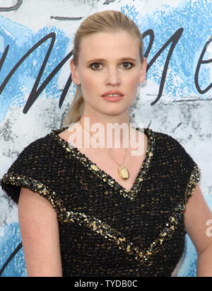 Lara Stone assiste à la Serpentine Gallery Summer Party à Hyde Park à Londres. Banque D'Images