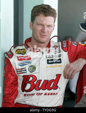 Le pilote de NASCAR Nextel Cup de Dale Earnhardt Jr. se prépare à une séance de test à l'Homestead-Miami Speedway, à Homestead, Floride, le 9 novembre 2005. (Photo d'UPI/Michael Bush) Banque D'Images