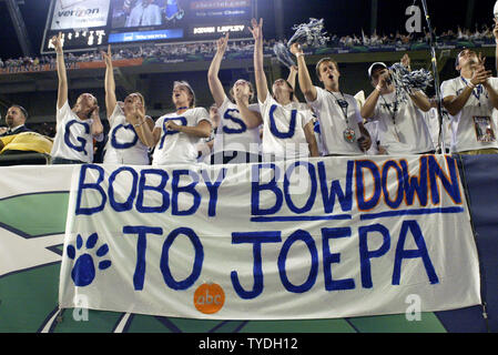 Penn State Nittany Lions fans de montrer leur appui à la 72e assemblée annuelle Match Fedex Orange Bowl contre les Florida State Seminoles Dauphins au Stadium de Miami, Floride, le 3 janvier 2006. (Photo d'UPI/Martin Fried) Banque D'Images