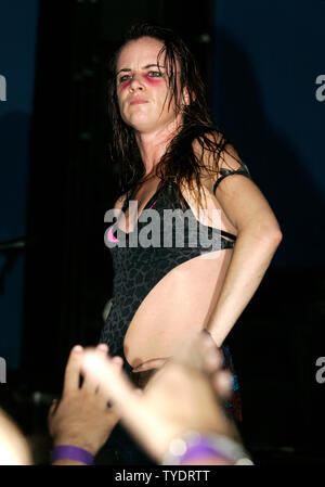 Motion picture comédienne et musicienne Juliette Lewis se produit en concert avec son groupe Juliette and the Licks à la Chambre de culture à Fort Lauderdale, en Floride, le 30 octobre 2007. (Photo d'UPI/Michael Bush) Banque D'Images