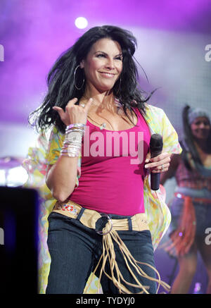 Olga Tanon se produit en concert à l'American Airlines Arena de Miami, le 4 septembre 2008. (Photo d'UPI/Michael Bush) Banque D'Images