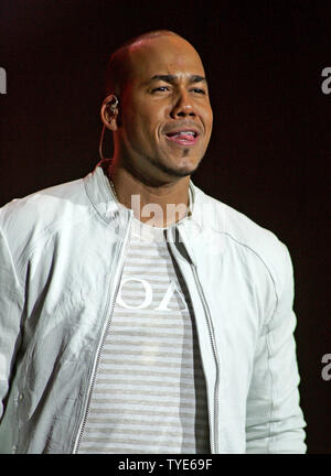 Anthony 'Romeo' Santos chanteur d'Aventura en prestation au Seminole Hard Rock Hotel and Casino à Hollywood, Floride le 6 juillet 2010. UPI/Michael Bush Banque D'Images