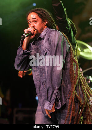 Damian Marley, fils cadet de raggae légende Bob Marley, se produit en concert à l'Amphithéâtre de Pompano Beach à Pompano Beach, Floride le 22 août 2010. UPI/Michael Bush Banque D'Images