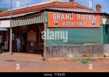 Le Grand Hôtel, le Britannia street, Kookynie, nord-est de l'or, l'ouest de l'Australie. Banque D'Images