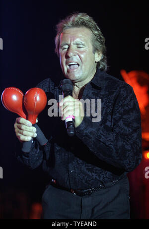 Davy Jones avec les Monkees se produit en concert pendant leur tournée de réunion 45e année à l'Amphithéâtre de Pompano Beach à Pompano Beach, Floride le 5 juin 2011. UPI/Michael Bush Banque D'Images