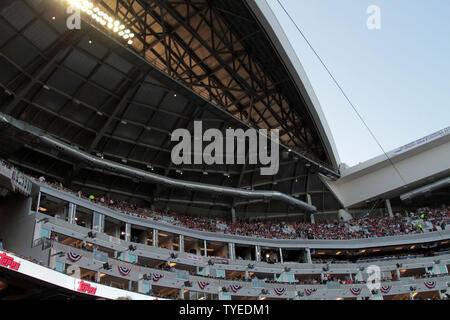 L'hôte des Marlins de Miami Cardinals de Saint-Louis au nouveau parc de balle des Marlins de Miami le jour d'ouverture le 4 avril 2012, à Miami, en Floride. Les Cardinaux battre les Marlins 4-1. UPI/Susan Knowles Banque D'Images