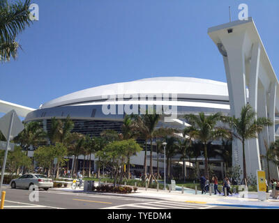 L'hôte des Marlins de Miami Cardinals de Saint-Louis au nouveau parc de balle des Marlins de Miami le jour d'ouverture le 4 avril 2012, à Miami, en Floride. Les Cardinaux battre les Marlins 4-1. UPI/Susan Knowles Banque D'Images