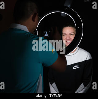 : Simona participe à la journée des médias, à l'Open de Miami dans le Hard Rock Stadium de Miami Gardens, en Floride, le 20 mars 2019. Photo par Gary JE Rothstein/UPI Banque D'Images