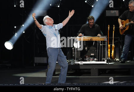 Country Music Band The Oak Ridge Boys effectuer pendant le CMA Music Festival à Nashville, Tennessee, le 12 juin 2015. Photo de John Sommers II/UPI Banque D'Images