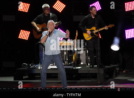 Country Music Band The Oak Ridge Boys effectuer pendant le CMA Music Festival à Nashville, Tennessee, le 12 juin 2015. Photo de John Sommers II/UPI Banque D'Images