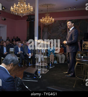 Harry Connick, Jr., prononce le discours au Walmart's 'avant. Au cours. Après.' leadership forum à la Nouvelle Orléans le 21 août 2015 où Walmart et la Fondation Walmart a annoncé un investissement de 25 millions d'engagement à l'égard de la récupération et de la résilience à l'avance le 10e anniversaire de l'ouragan Katrina. Photo par Shannon McDaniel/UPI Banque D'Images