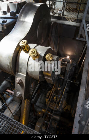 Re-créé moteur sur l'arrangement de roues dentées, les chaînes de cylindres du moteur et le SS Great Britain de Brunel, fer à vapeur navire en cale sèche à Bristol, Royaume-Uni. (109) Banque D'Images