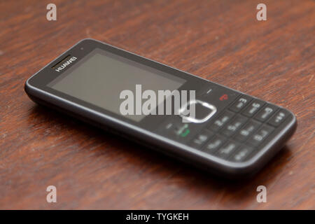 Téléphone cellulaire de la marque chinoise Hawuei. Banque D'Images