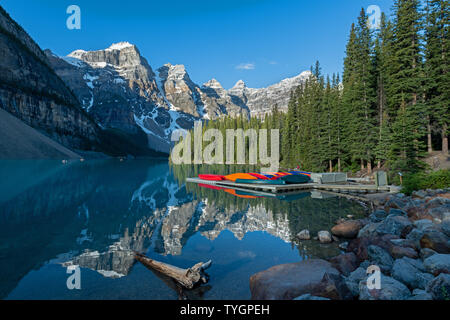 Le lac Moraine, parc national Banff, Canada Banque D'Images