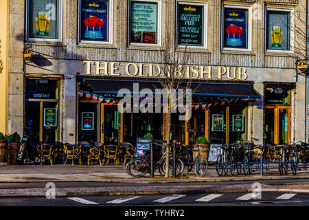 L'ancien bar à thème d'un pub irlandais, qui a ouvert ses portes en 2017, dans la région de Vesterbrogade, Copenhague, Danemark. 2019. Banque D'Images