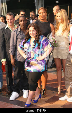 Directeur Adam Shankman, Acteur Elijah Kelley, l'actrice Nikki Blonksy, actrice Queen Latifah et l'actrice Amanda Bynes arrivent pour le New Jersey première de leur nouveau film "Hairspray" au New Jersey Performing Arts Center de Newark, le 17 juillet 2007. (Photo d'UPI/Sylvain Gaboury) Banque D'Images