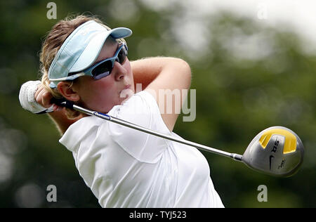 Ashleigh Simon hits son coup de départ sur le troisième trou au cours de l'ensemble HSBC World Match Play Championship au Country Club Wykagyl à New Rochelle, New York le 19 juillet 2007. (Photo d'UPI/John Angelillo) Banque D'Images