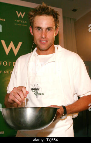 Andy Roddick prépare la nourriture à au 8e sommet annuel Dacor 'Taste of Tennis' événement de bienfaisance à l'Hôtel W à New York le 23 août 2007. (Photo d'UPI/Sylvain Gaboury) Banque D'Images