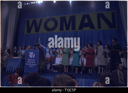 Rosalynn Carter avec Betty Ford et Ladybird Johnson au National Womens Conférence. Banque D'Images