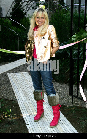 Kristen Chenoweth arrive à Bette Midler's New York Restoration Project's Septième Rapport annuel de printemps célébrant pique-nique 'Flower Power' au Toyota l'apprentissage des enfants Garden à New York le 19 mai 2008. (Photo d'UPI/Laura Cavanaugh) Banque D'Images