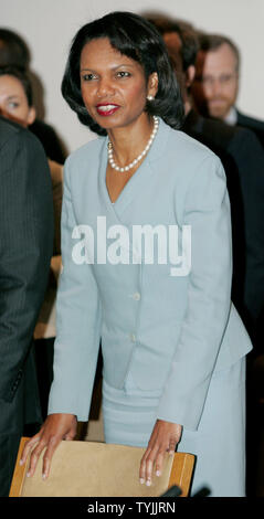 Secrétaire d'État Condoleezza Rice arrive à la table ronde pour discuter de la prochaine élection présidentielle élections au Zimbabwe à l'Organisation des Nations Unies le 19 juin 2008 à New York. (Photo d'UPI/Monika Graff) Banque D'Images