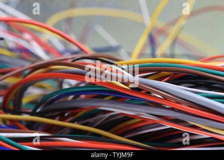 Les câbles et les fils de couleur Banque D'Images