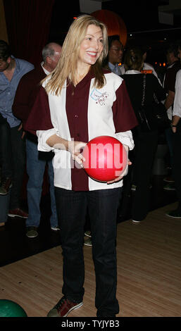 Tatum O'Neal prend part à la deuxième étape du théâtre 22e All-Star Bowling Classic à Lucky Strike Lanes and Lounge à New York le 2 février 2009. (Photo d'UPI/Laura Cavanaugh) Banque D'Images