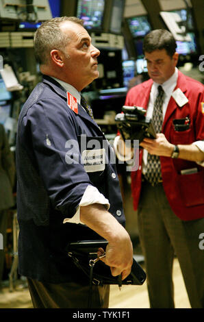 La négociation a lieu sur le parquet de la Bourse de New York après avoir grimpé les stocks pour la quatrième journée consécutive, le 13 mars 2009 à New York. Le Rallye de quatre jours a levé le Dow près de dix pour cent. (Photo d'UPI/Monika Graff) Banque D'Images