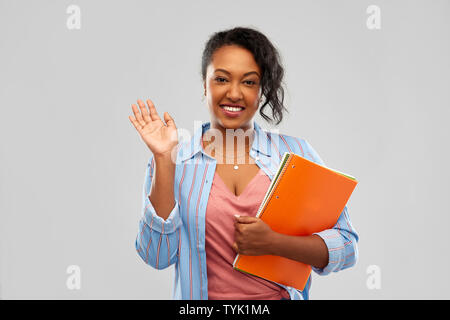 African American Woman étudiant avec les ordinateurs portables Banque D'Images