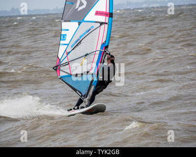 Minster sur Mer, Kent, UK. 26 Juin, 2019. Météo France : un après-midi venteux à Minster sur Mer, Kent. Credit : James Bell/Alamy Live News Banque D'Images