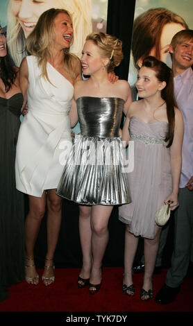 Cameron Diaz, Abigail Breslin et Sofia Vassilieva arrivent pour la première de "My Sister's Keeper" première à l'AMC Lincoln Square Theatre de New York le 24 juin 2009. (Photo d'UPI/Laura Cavanaugh) Banque D'Images